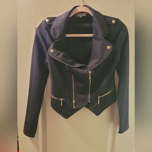 Cropped black jacket